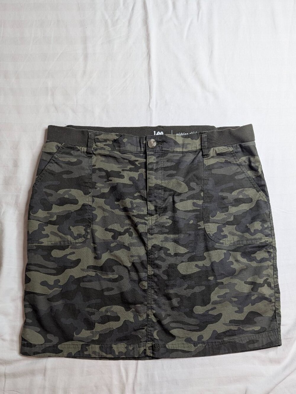 Lee Riders MidRise Camo Skirt, Size 16